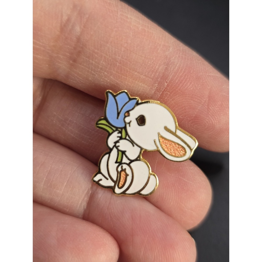 vintage 1983 Hallmark enamel lapel pin featuring a bunny rabbit and‎ a blue...